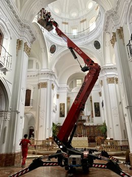 Imagen de los trabajaos en el interior de la catedral de Huelva.