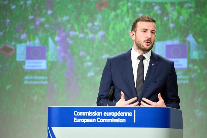 Archivo - HANDOUT - 24 January 2023, Belgium, Brussels: EU Environment, Oceans and Fisheries Commissioner Virginijus Sinkevicius holds a press conference to present the revised EU Pollinators Initiative. Photo: Claudio Centonze/European Commission/dpa -