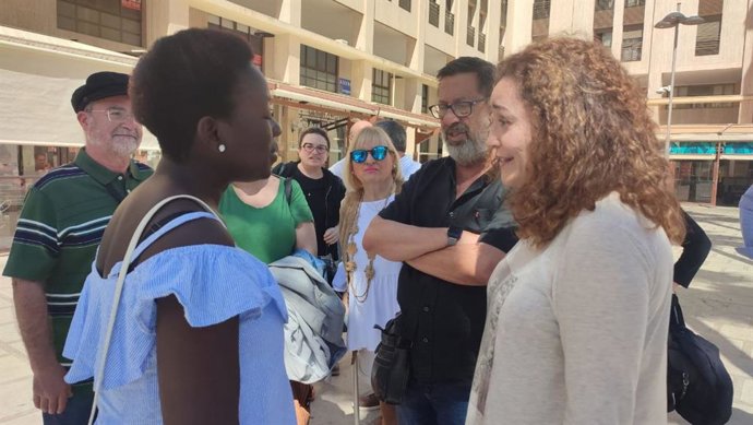 La portavoz de Por Andalucía, Inma Nieto, realiza una visita en El Ejido (Almería).