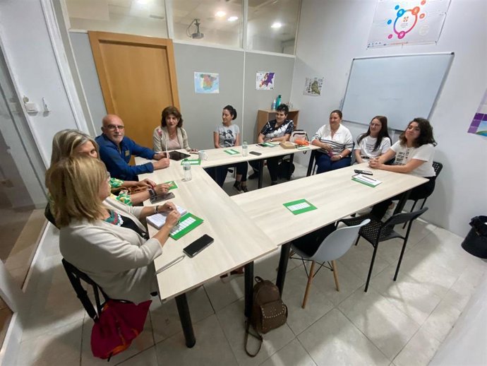 Reunión de Podemos-Alianza Verde con representantes de las trabajadoras del servicio de ayuda a domicilio