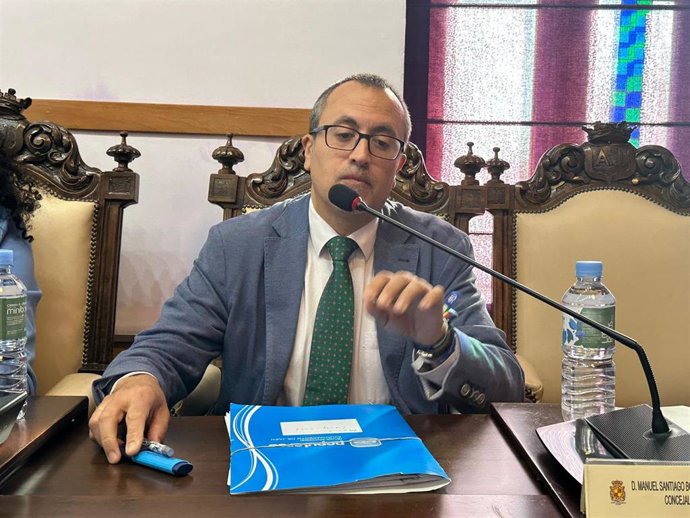 El portavoz del Grupo del PP, Manuel Bonilla, durante el pleno