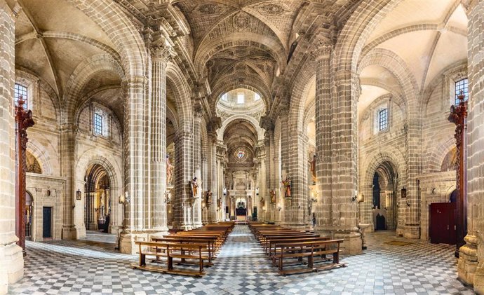 Archivo - Interior de la Catedral de Jerez