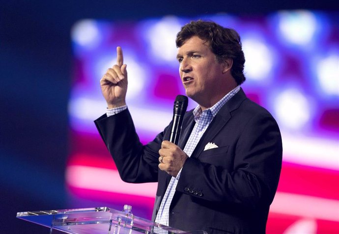 Archivo - El presentador Tucker Carlson