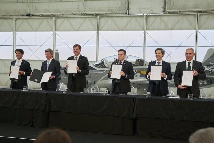 Embraer firma un Memorando de Entendimiento con empresas de la industria defensiva y aeroespacial de Portugal