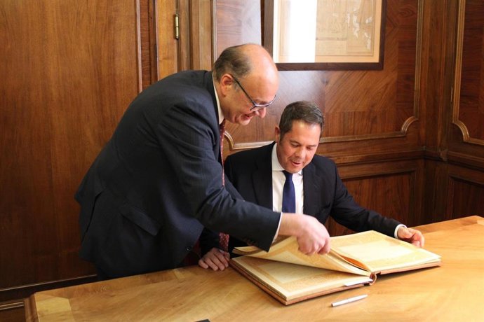 El presidente de Cecot, Xavier Panés, y el presidente de Cepyme, Gerardo Cuerva, en la sede de la patronal catalana.
