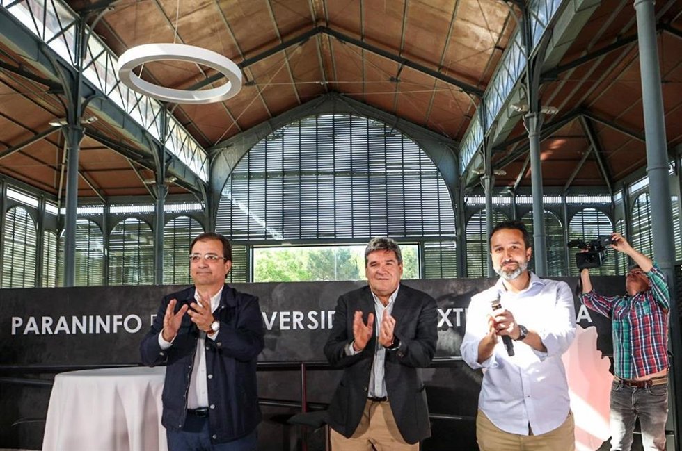 Guillermo Fernández Vara, José Luis Escrivá y Ricardo Cabezas, en un acto del PSOE en Badajoz.