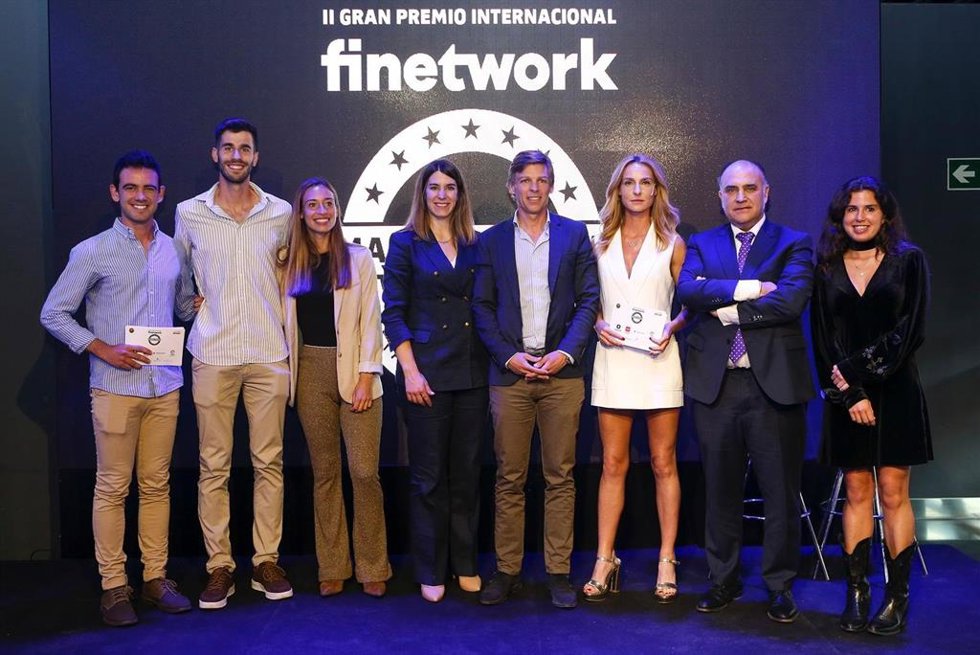 Foto de familia tras la presentación del II GP Internacional Finetwork Madrid Marcha
