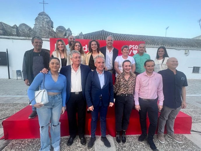 El PSOE presenta en Bornos a Virginia Perea, "la hija de un jornalero que fue concejal" 23 años antes