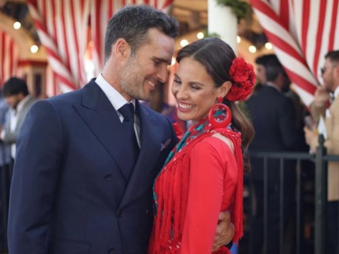 PABLO MARQUÉS Y JESSICA BUENO EN LA FERIA DE SEVILLA