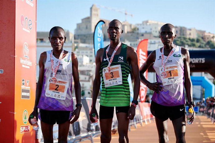 Podio de la categoría masculina de la Ibiza Media Maratón 2023