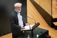 Cueto presenta en Cibeles las 8.000 firmas como respuesta a la "mercancía averiada de la partitocracia"