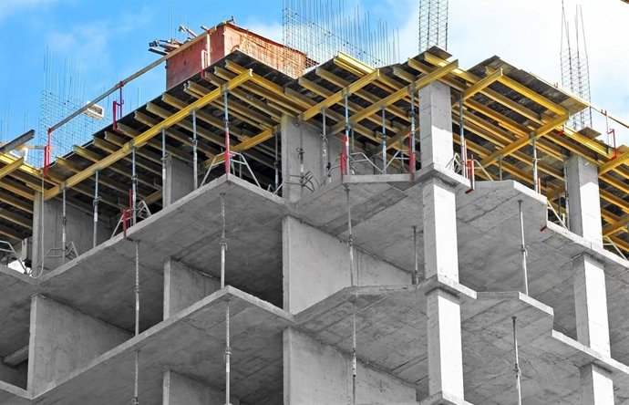Archivo - Estructura de ciment en la construcció d'un edifici
