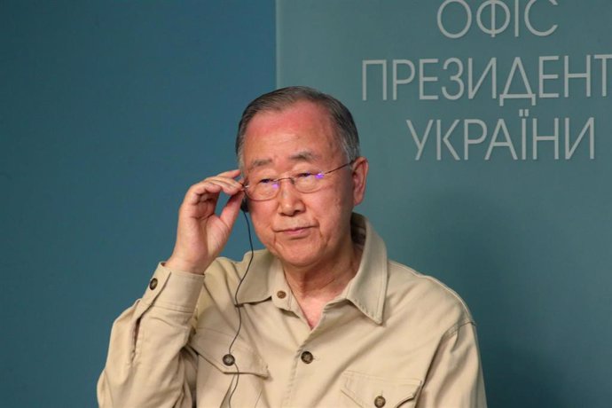 Archivo - Ban Ki Moon, ex secretario general de la ONU, en una visita a Kiev