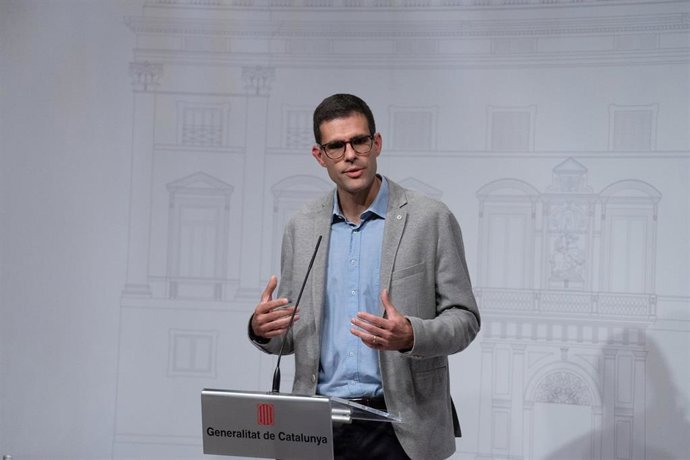 El politólogo de la UPF Marc Sanjaume comparece tras reunirse con el consejo académico del acuerdo de claridad, a 19 de abril de 2023, en Barcelona, Cataluña (España). 