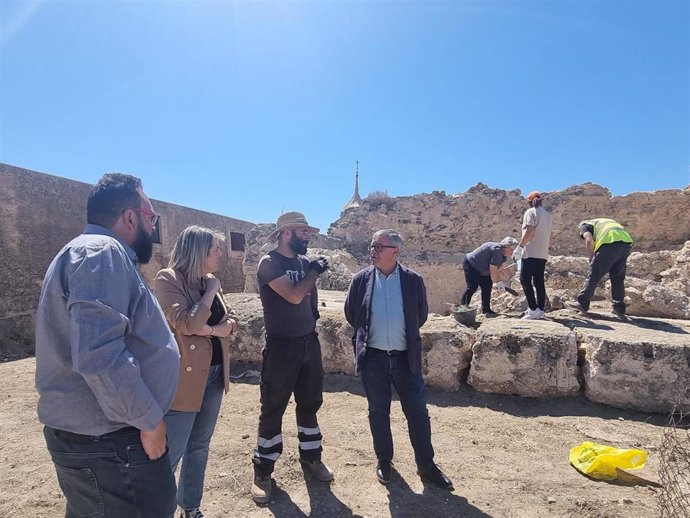 Comienza la excavación arqueológica en el Castillo de Hellín.