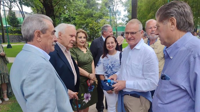 El candidato del PP a la presidencia del Principado, Diego Canga, en "La Jira de Asturias" en el Centro Asturiano de México.