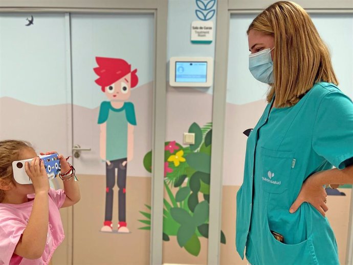 Quirónsalud Marbella incorpora la realidad virtual para atenuar el estrés en niños que van a ser operados.