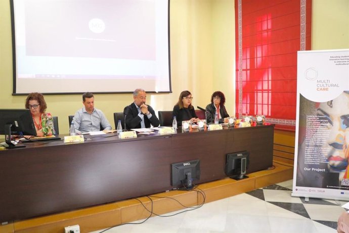 Quinta reunión trasnacional del proyecto MultiCulturalCare. Educar al estudiantado a través de métodos de aprendizaje innovadores para intervenir en contextos multiculturales complejos.