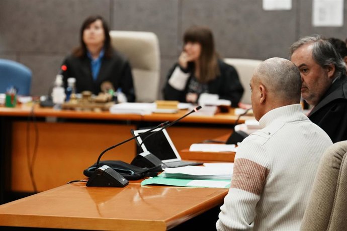 Imagen del acusado de asesinar a su compañero de piso en Bilbao en octubre de 2022 en Bilbao, en la primera sesión del juicio que se sigue en la Audiencia Provincial de Bizkaia