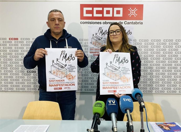 Los secretarios generales de CCOO, Rosa Mantecón, y UGT, Mariano Carmona, en la presentación de la manifestación del 1 de Mayo
