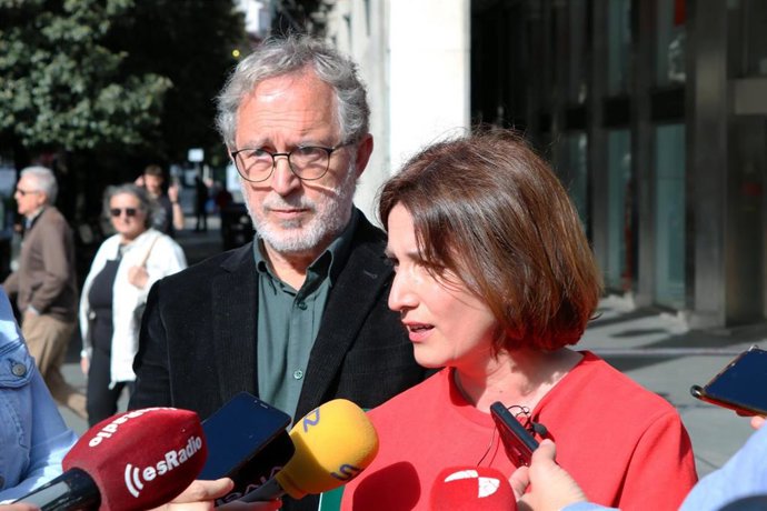 La candidata de Valladolid Toma la Palabra a la Alcaldía, María Sánchez, este martes atendiendo a los medios de comunicación