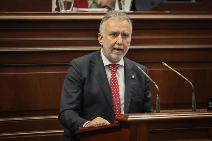 Archivo - El presidente de Canarias, Ángel Víctor Torres, interviene durante la primera jornada del 'Debate sobre el Estado de la Nacionalidad Canaria de 2023', en el Parlamento de Canarias, a 28 de febrero de 2023, en Santa Cruz de Tenerife, Tenerife, 