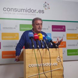 El presidente de la Unión de Consumidores (UCE) del Principado de Asturias, Dacio Alonso
