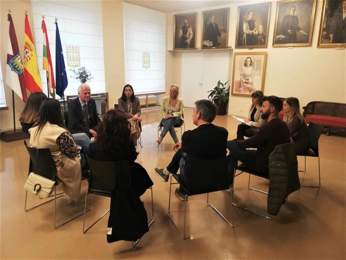 30 Alumnos De FP Harán Prácticas En Varios Países Europeos Con 'Logro-Europa V', Impulsado Por El Ayuntamiento