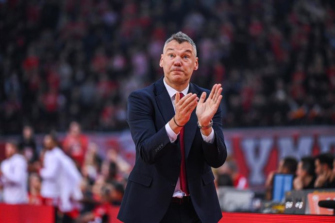 Archivo - Head coach Sarunas Jasikevicius of FC Barcelona during the Turkish Airlines EuroLeague basketball match between Olympiacos Piraeus and FC Barcelona