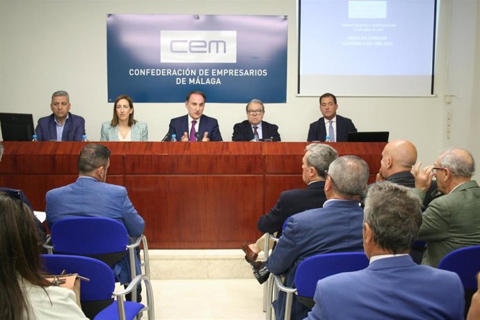 El comité ejecutivo y la junta directiva de la Confederación de Empresarios de Málaga han adoptado el acuerdo de respaldar de forma unánime la candidatura de Javier González de Lara a la presidencia de la organización tras tres mandatos al frente.