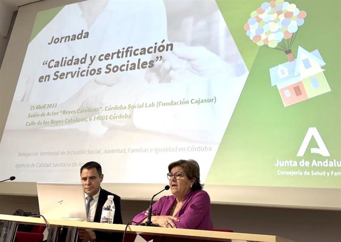 Dolores Sánchez interviene en la jornada.