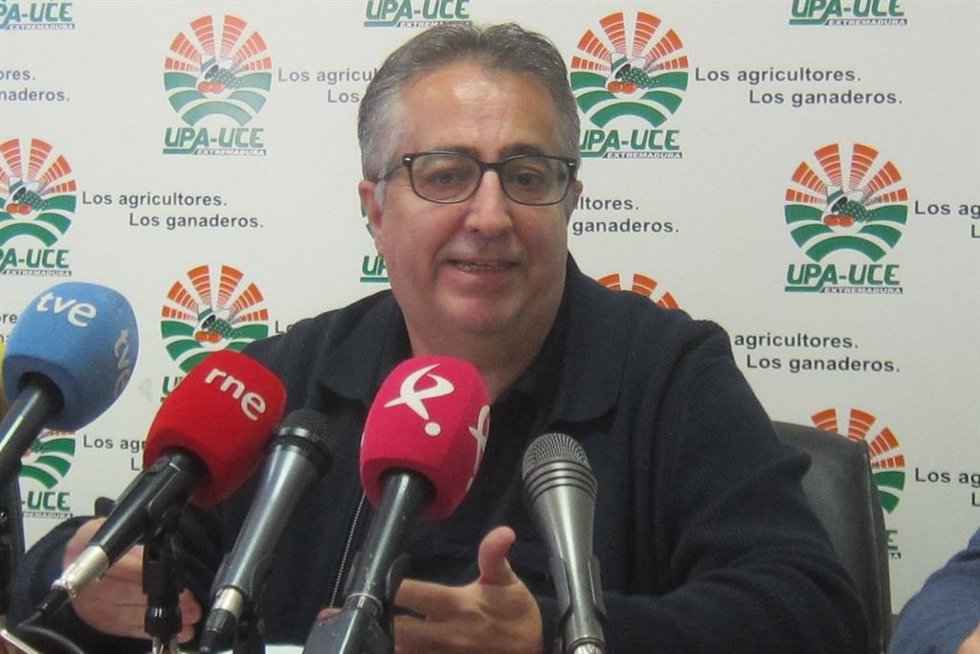 Archivo - El secretario general de UPA-UCE Extemadura, Ignacio Huertas, en una foto de archivo