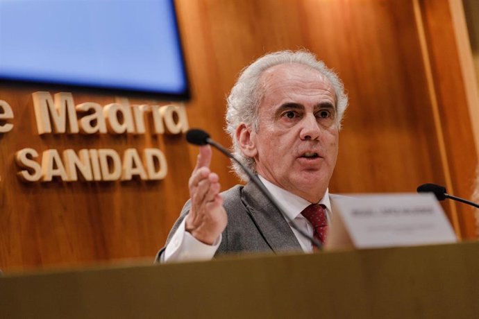 Archivo - El consejero de Sanidad de la Comunidad de Madrid, Enrique Ruiz Escudero