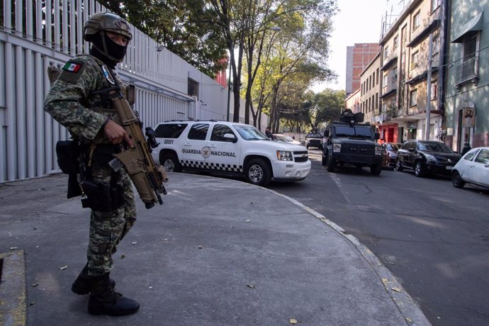 Archivo - February 12, 2023. Mexico City, Mexico. Elements of the Army and the National Guard protect the safety of people on the streets of Mexico City due to the insecurity problems arising from organized crime. On February 12, 2023 in Mexico City, Me