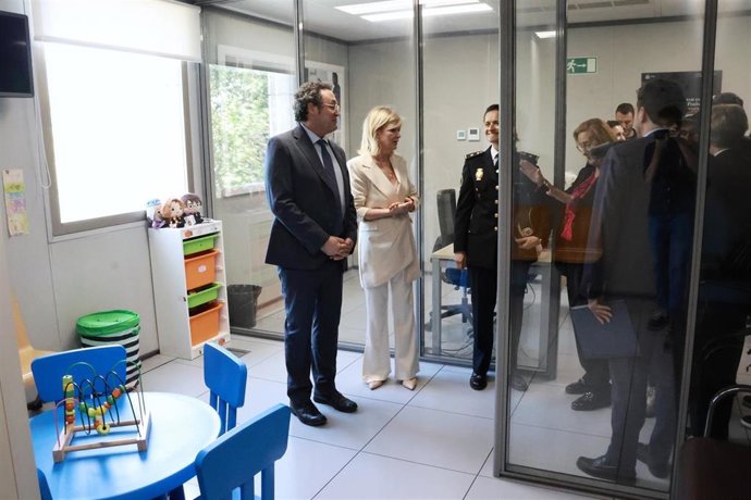 El fiscal general del Estado, Álvaro García Ortiz, visita la Oficina de Denuncias de Violencia de Género de Valncia