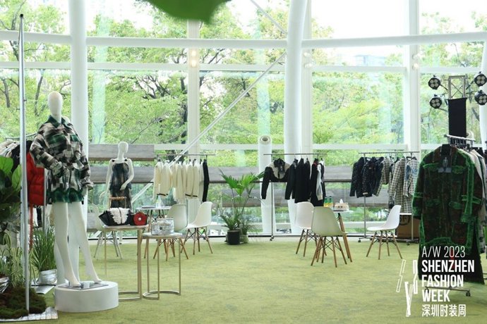 Photo shows the And Showroom displayed at the 2023 Shenzhen Fashion Week (Autumn/Winter) in Shenzhen, south China's Guangdong Province.