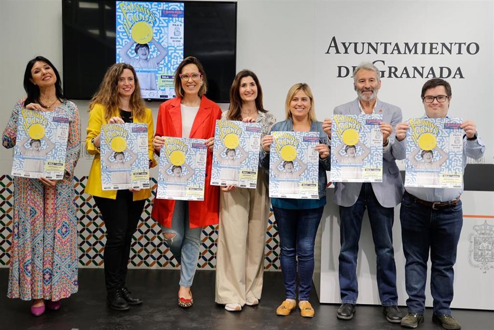 Presentación del primer desfile de moda inclusivo organizado por Granadown.