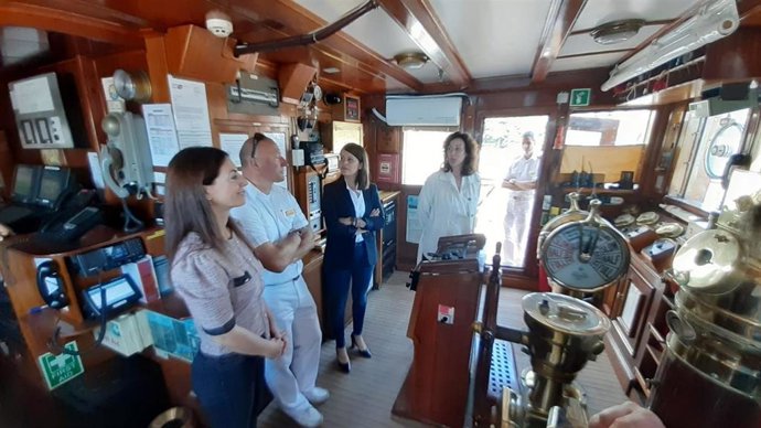 Almería da la bienvenida al legendario velero Sea Cloud