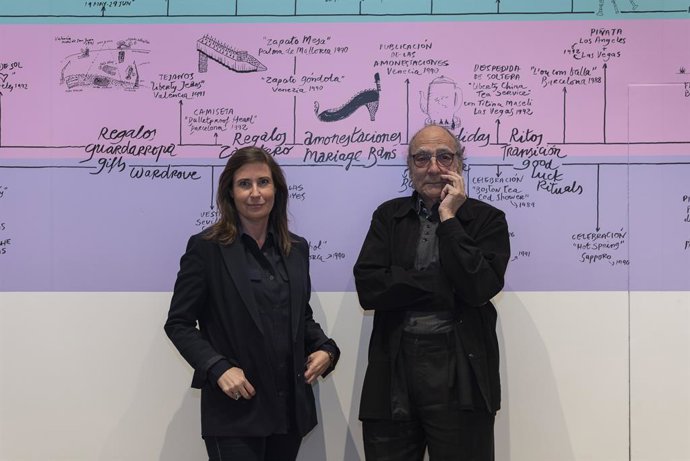 La directora artística de Bombas Gens, Sandra Guimares, y el artista Antoni Miralda, Miralda, en la presentación en Valncia de 'Honeymoon: Unclassified'.