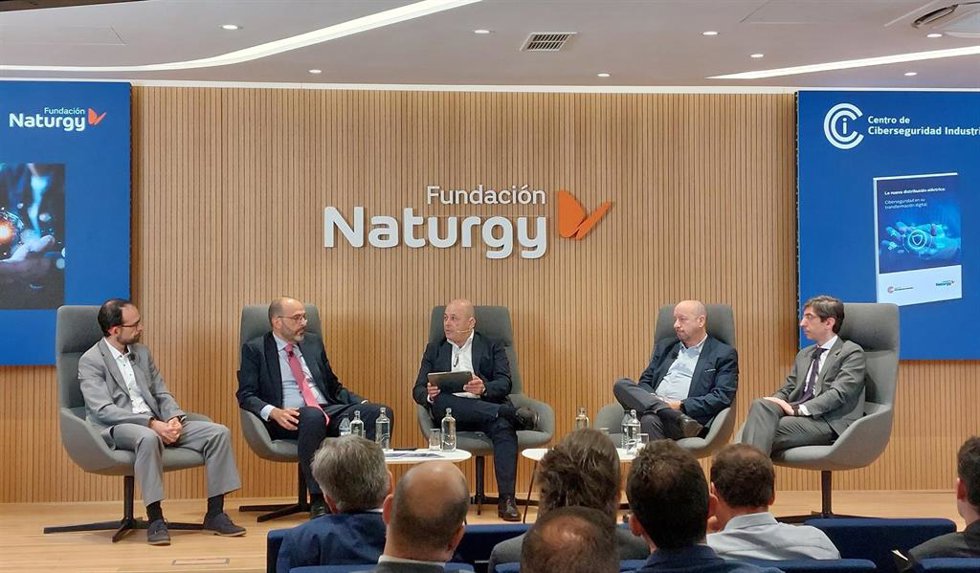 Vicente Segura (Telefónica), Javier Casanova (UFD), José Valiente (Centro Ciberseguridad Industrial), Alberto Francoso (Ministerio del Interior) y Carlos Vargas (Deloitte).