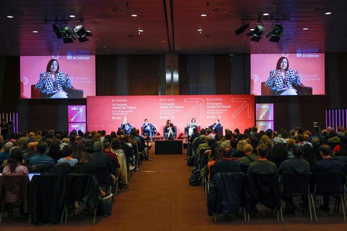 Una de las mesas redondas de la segunda jornada del I Congrés Catal del Treball