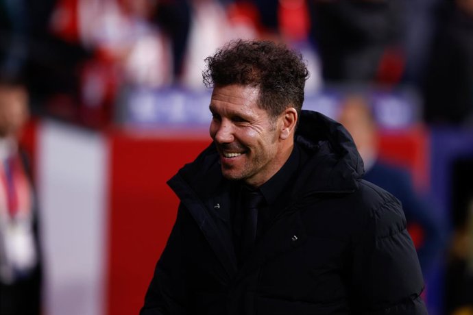 Archivo - Diego Pablo Simeone, head coach of Atletico de Madrid, smiles during the spanish league, La Liga Santander, football match played between Atletico de Madrid and Valencia CF at Civitas Metropolitano stadium on March 18, 2023, in Madrid, Spain.