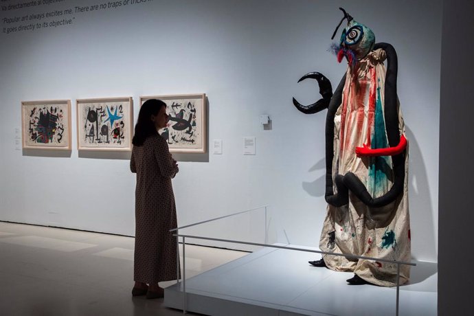 La muestra Dioses, Magos y Sabios. Las colecciones privadas de los artistas se podrá visitar hasta el 20 de agosto de 2023 en CaixaForum Madrid.