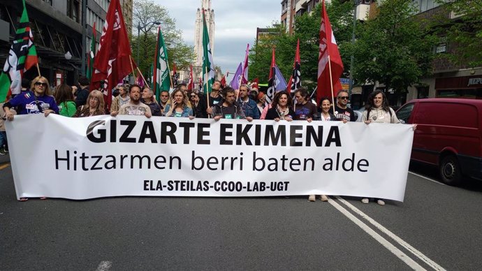 Manifestación sindicatos centros de iniciativa social en Bilbao