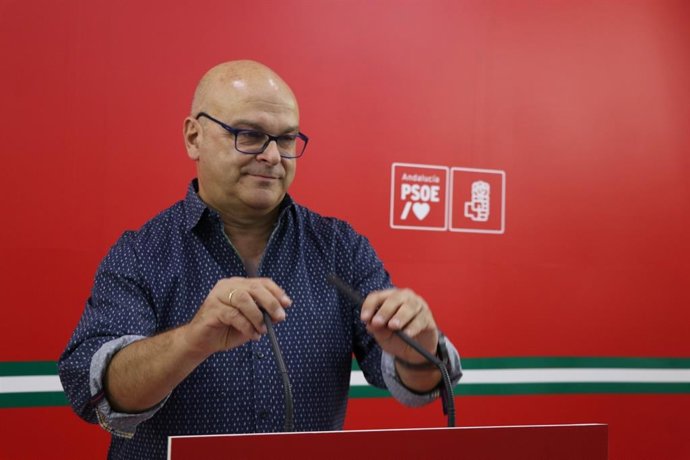 Archivo - El senador del PSOE Manuel Fernández/Archivo