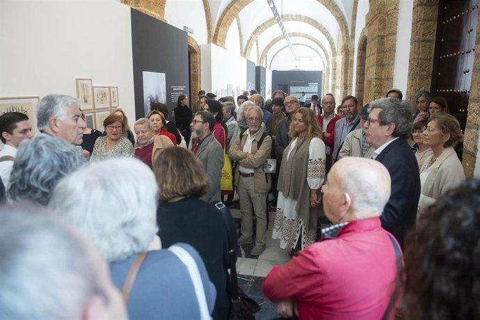 La exposición dedicada a Carlos Edmundo de Ory, amplía su estancia en Diputación hasta el 31 de mayo