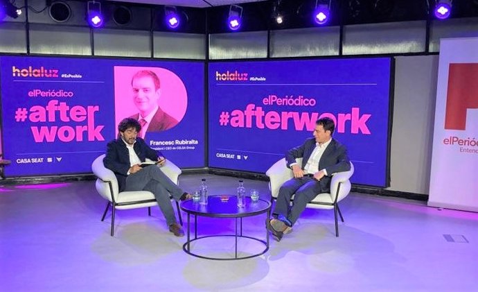 El presidente de Grupo Celsa, Francesc Rubiralta, junto al periodista Carlos Márquez.