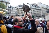 Foto: Cientos de manifestantes reciben a Macron en Loir y Cher al ritmo de una gran cacerolada