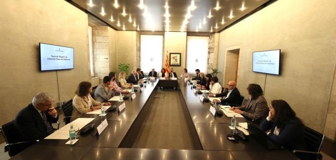 Sesión de creación de la Taula de l'Esport i de l'Activitat Física de Catalunya.