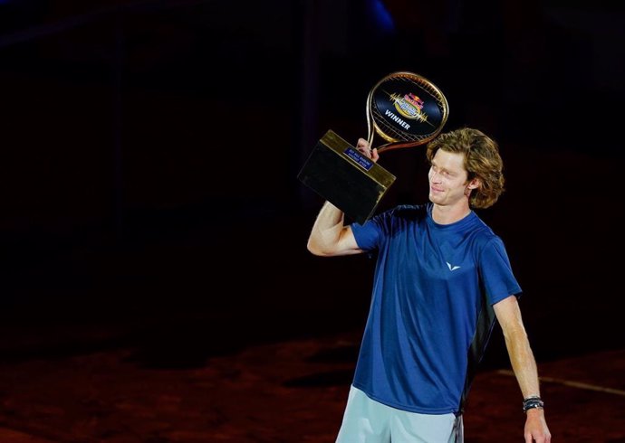 El tenista ruso Andrey Rublev, campeón del Red Bull Bassline.